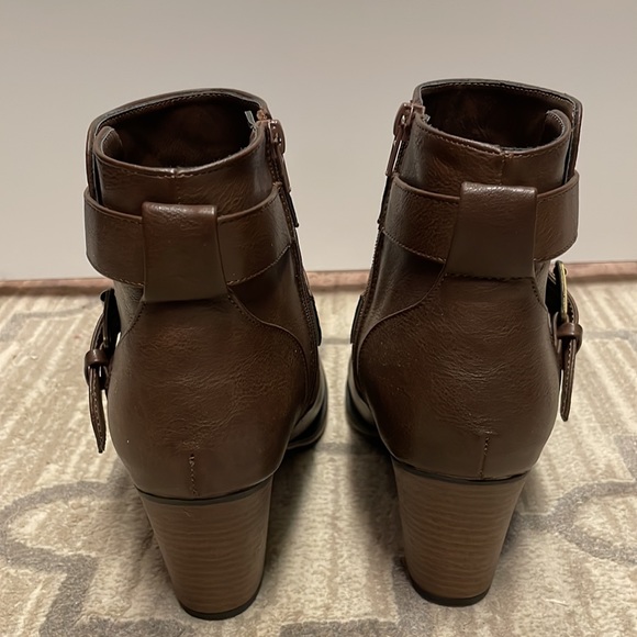 Nine West booties with block heel - Picture 2 of 5